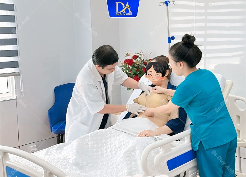 Bác sĩ Duy Anh đánh giá kết quả cho khách hàng